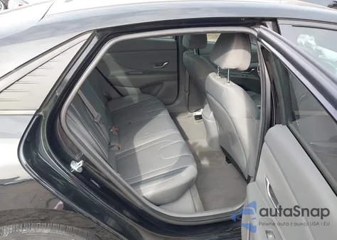 2022 Hyundai Elantra Sel z USA, uszkodzony, nr VIN 5NPLS4AG1NH071115